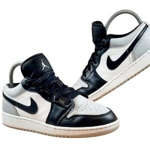 Jordan 1 Low Light Smoke Grey Shadow Toe GS Black white 553560-052